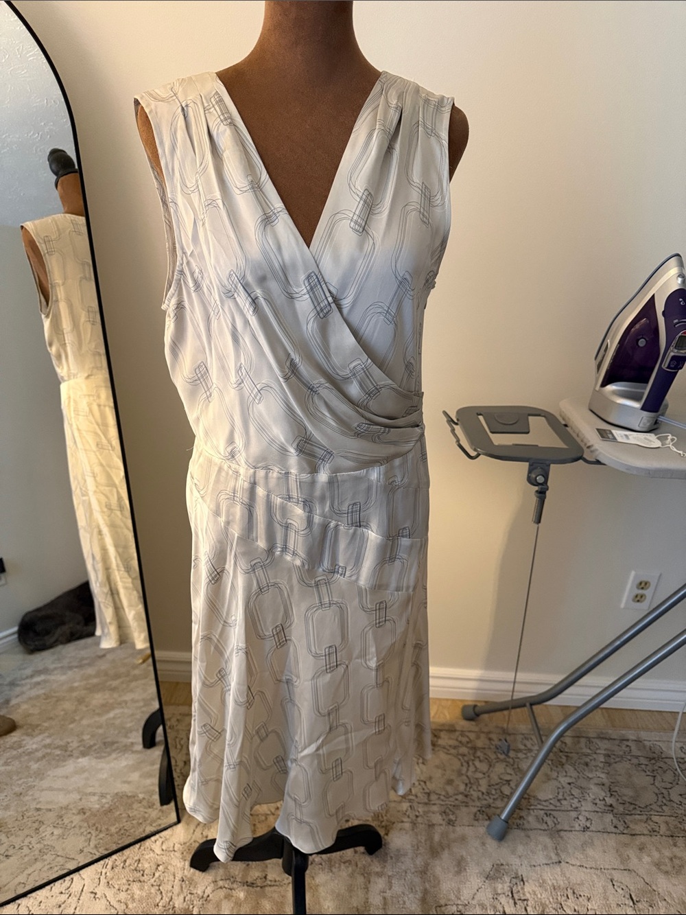 Banana republic monogram silk Wrap Dress with Geometric Print NWT size 12